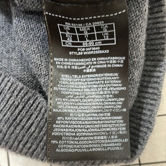 Guess dark gray tunic sweater w scoop neck and black lace back - Picture 9 of 10